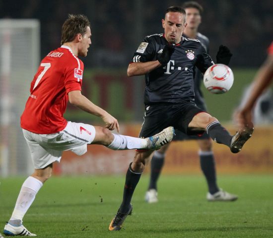 品牌合作更 品牌合作更